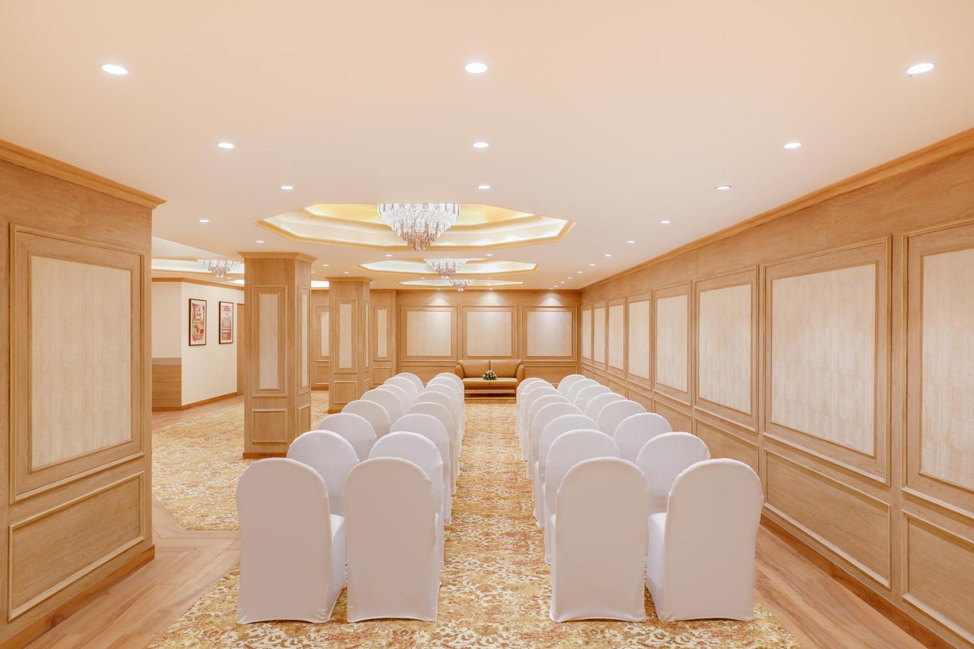 Lemon Tree Hotel Бопал Екстериор снимка