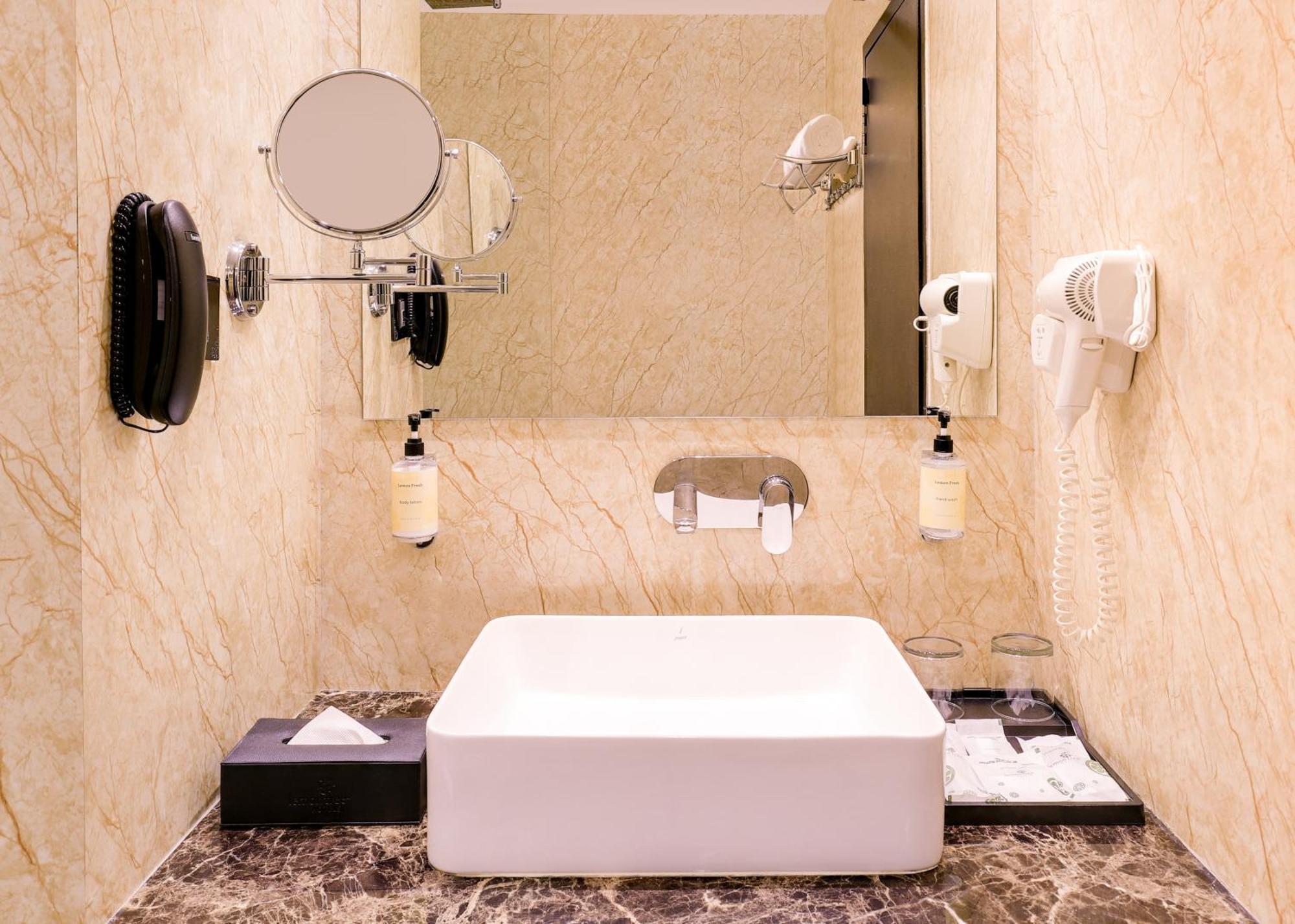 Lemon Tree Hotel Бопал Екстериор снимка