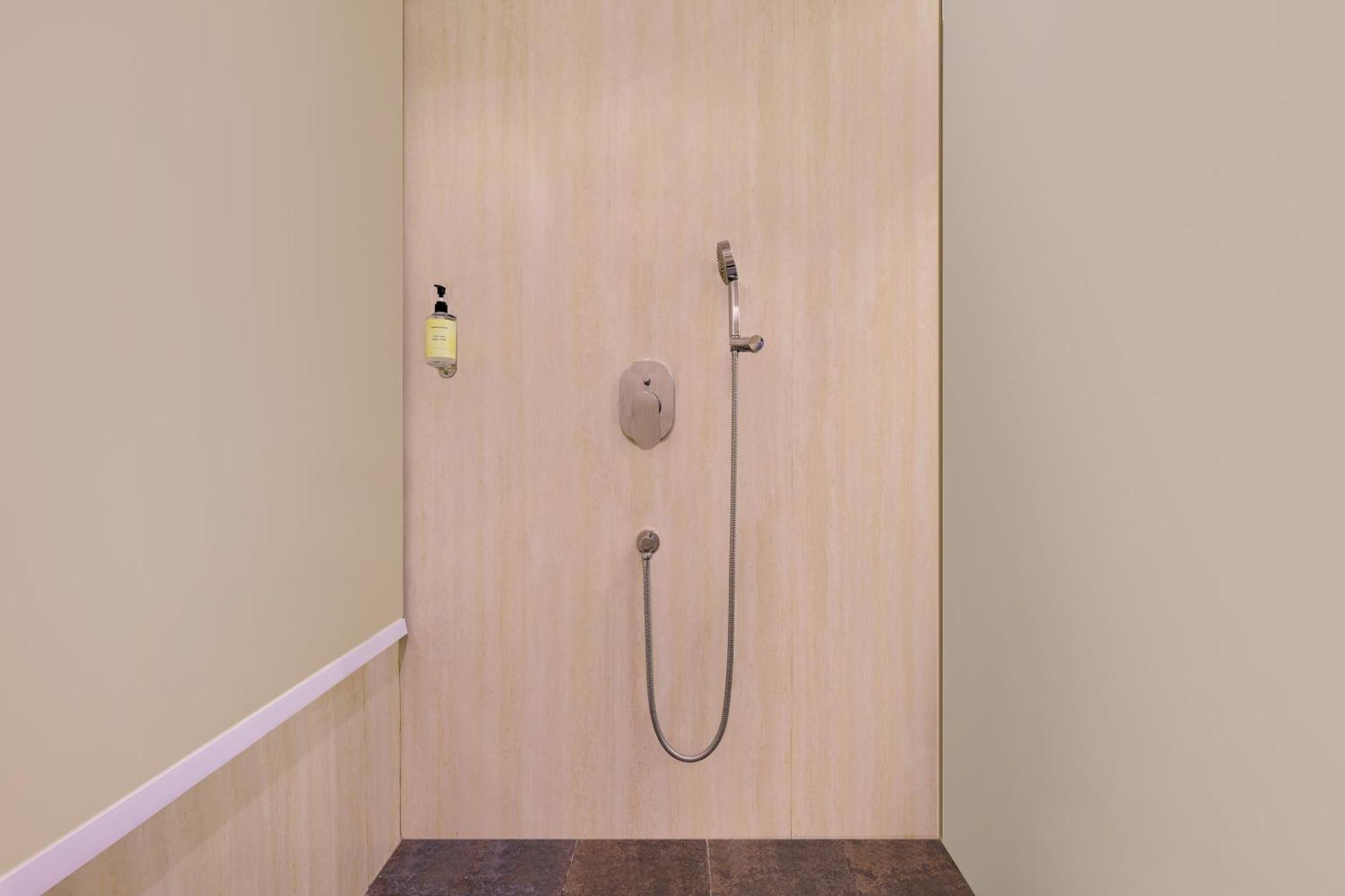 Lemon Tree Hotel Бопал Екстериор снимка
