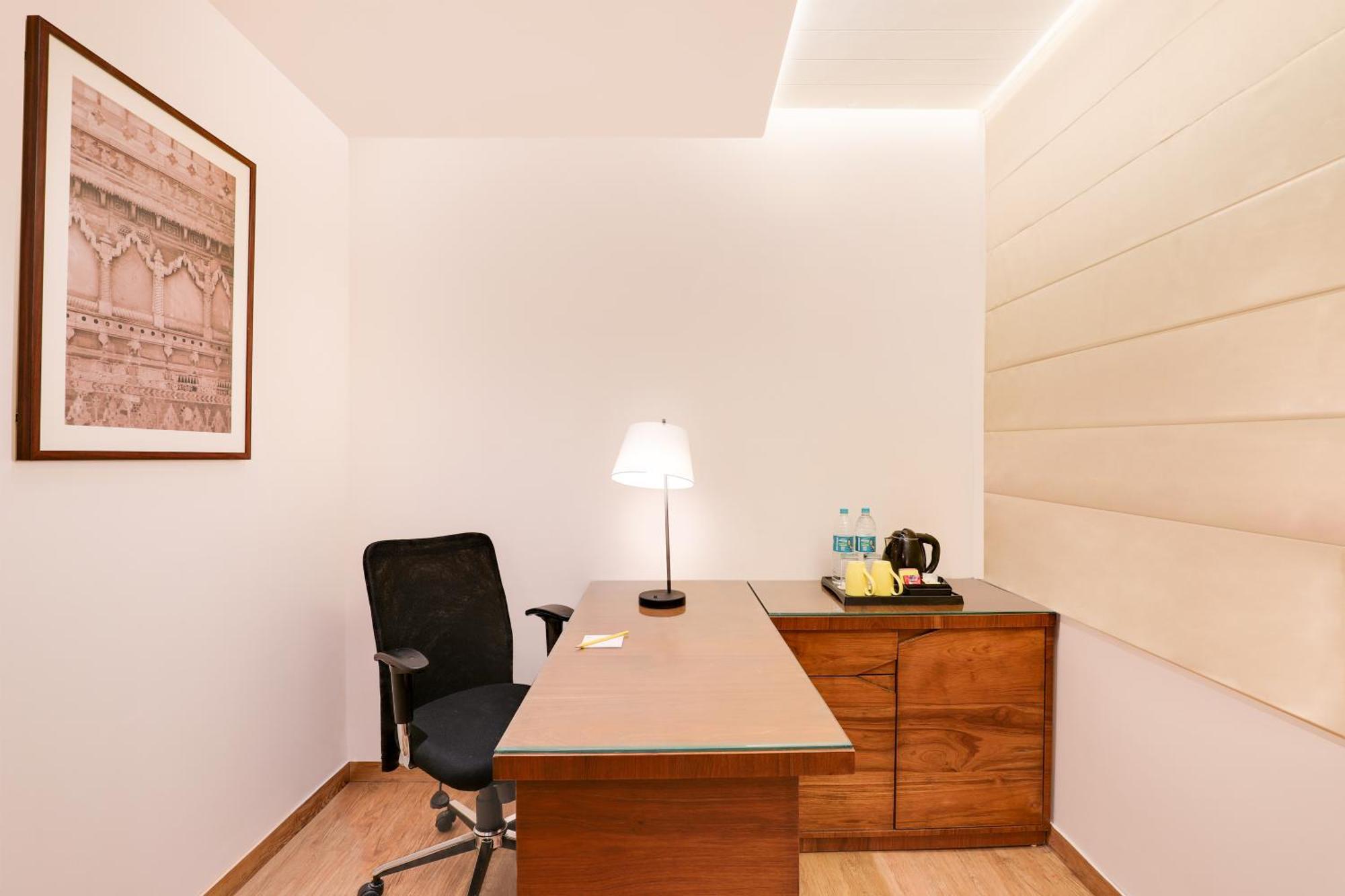 Lemon Tree Hotel Бопал Екстериор снимка
